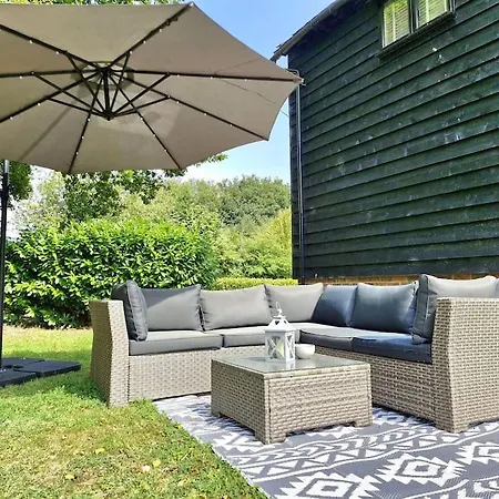 The Dairy Cottage With Hot Tub & Pizza Oven East Grinstead Exterior photo