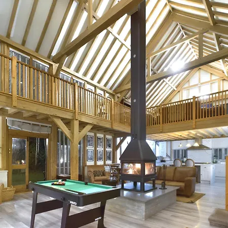 The Dairy Cottage With Hot Tub & Pizza Oven East Grinstead Exterior photo