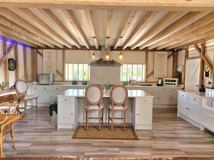 The Dairy With Hot Tub & Pizza Oven Holiday home *