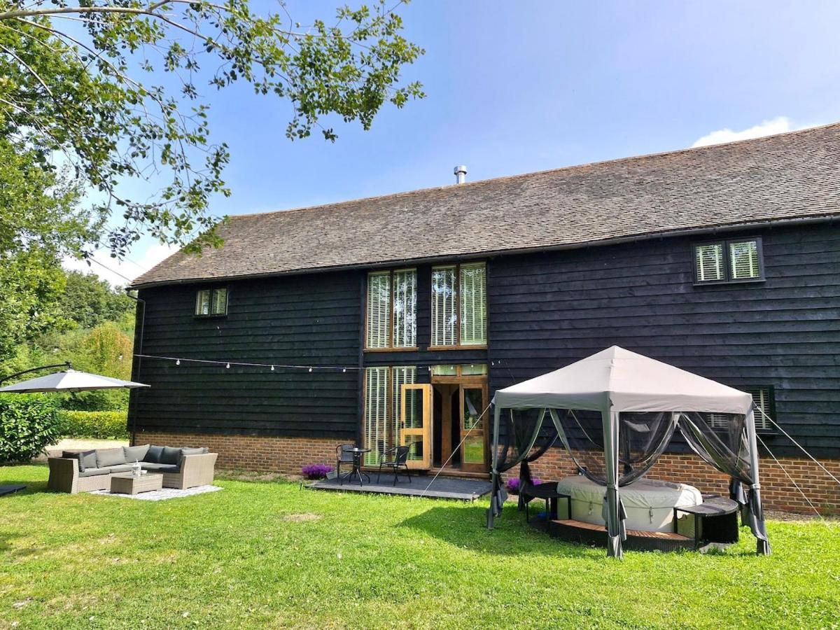 Holiday home The Dairy With Hot Tub & Pizza Oven East Grinstead
