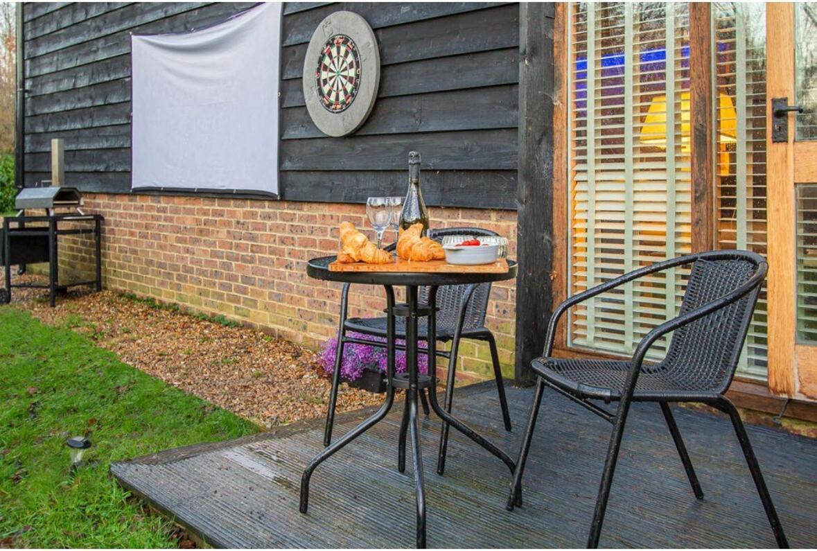 The Dairy With Hot Tub & Pizza Oven
